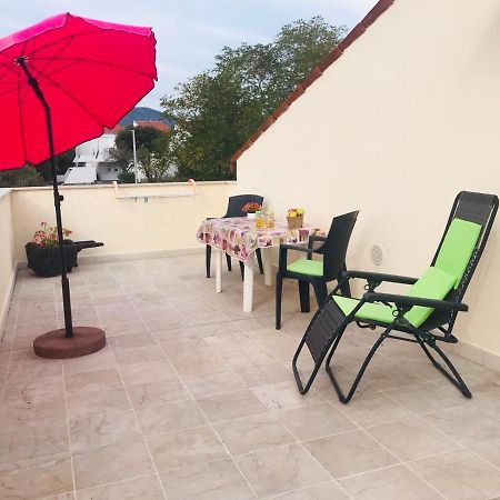 Apartmani Luiza Cres Luaran gambar