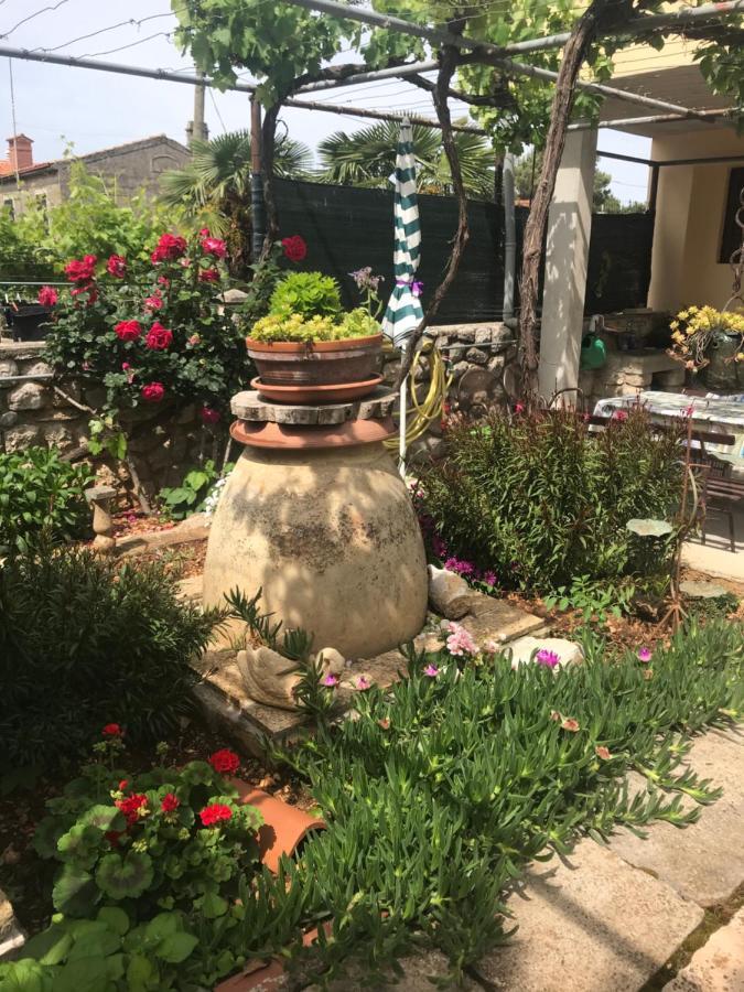 Apartmani Luiza Cres Luaran gambar